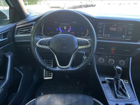 Certified 2023 Volkswagen Jetta Sport FWD image 17