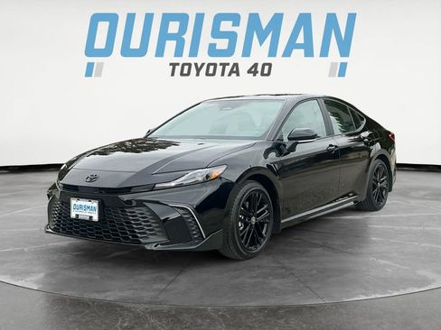 New 2026 Toyota Camry SE image 3