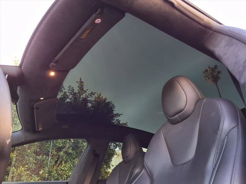 Used 2021 Tesla Model S Plaid image 13