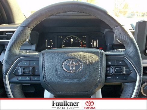 Certified 2025 Toyota 4Runner SR5 AWD/4WD image 16