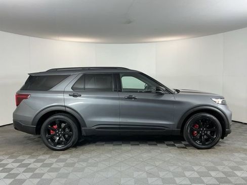 Used 2023 Ford Explorer ST w/ ST Appearance Package AWD/4WD image 4