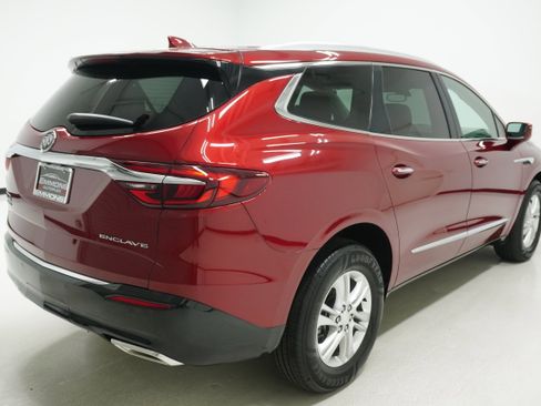Used 2018 Buick Enclave Essence w/ Trailering Package image 4