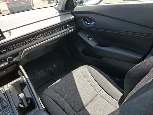 Used 2025 Honda Accord SE image 12
