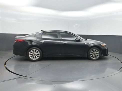 Used 2018 Kia Optima S FWD image 30
