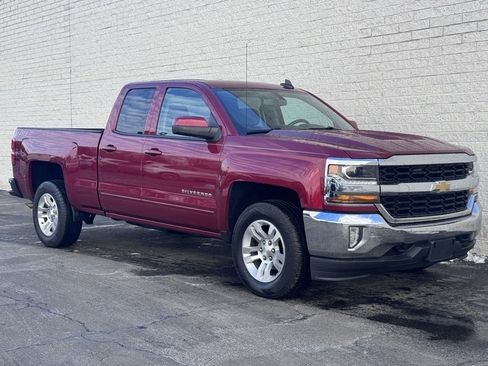 Used 2018 Chevrolet Silverado 1500 LT w/ All Star Edition image 6