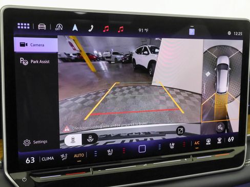 Used 2025 Volkswagen Tiguan SEL R-Line AWD/4WD image 7