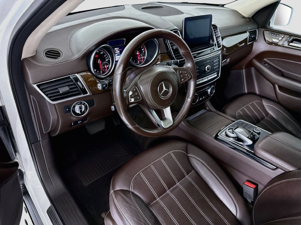 Used 2017 Mercedes-Benz GLS 450 4MATIC image 9