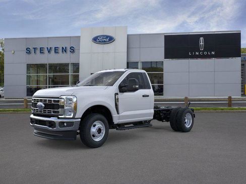 New 2026 Ford F350 XL w/ XL Chrome Package AWD/4WD image 2