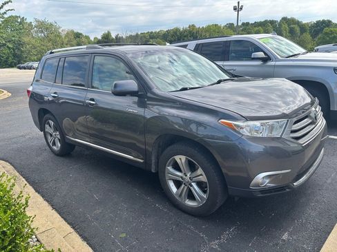 Used 2011 Toyota Highlander Limited w/ Tow Pkg AWD/4WD image 1