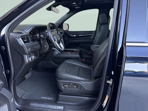 Used 2022 GMC Yukon XL Denali image 30