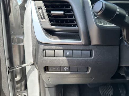 Used 2023 Nissan Rogue SV AWD/4WD image 14