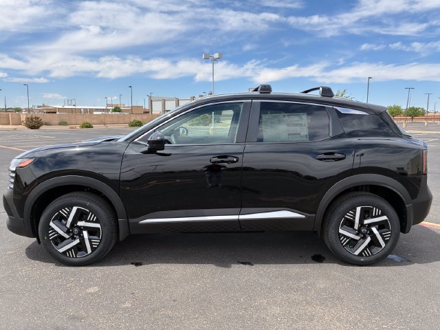 New 2026 Nissan Kicks SV w/ Charging Package FWD image 3