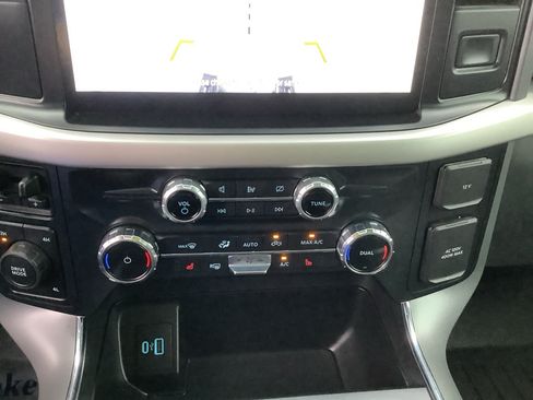 Used 2022 Ford F150 XLT w/ Equipment Group 302A High AWD/4WD image 19