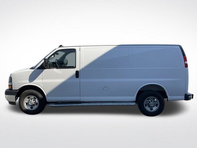 Used 2025 Chevrolet Express 2500 w/ Driver Convenience Package RWD image 17