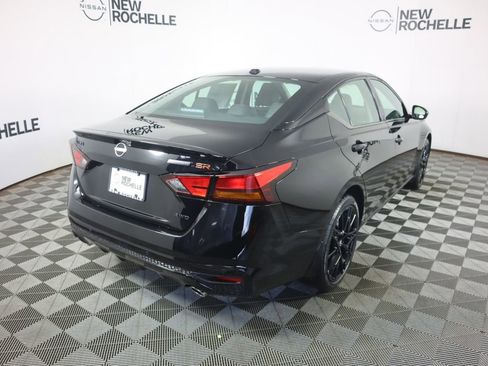 New 2026 Nissan Altima 2.5 SR w/ SR Midnight Edition Package AWD/4WD image 4