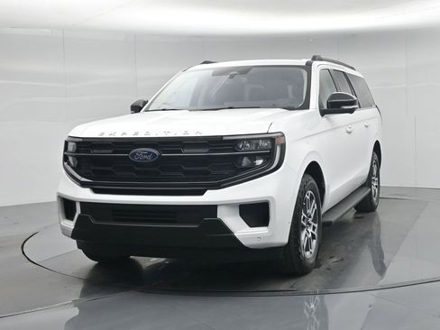 Used 2025 Ford Expedition Max Active AWD/4WD image 62