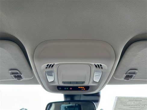 Used 2023 Buick Envision Essence image 27