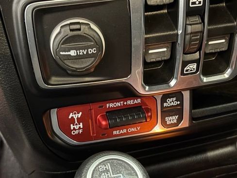 Used 2021 Jeep Wrangler Unlimited Rubicon w/ Cold Weather Group AWD/4WD image 32
