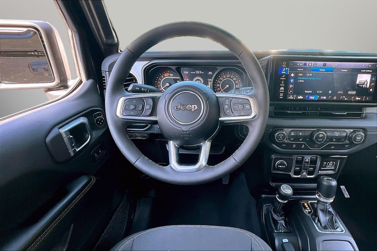 Certified 2026 Jeep Wrangler Unlimited Sahara AWD/4WD image 10