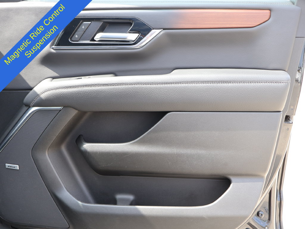 Used 2025 GMC Yukon Denali AWD/4WD image 7