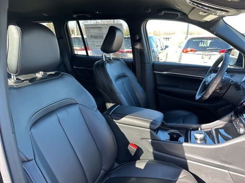 New 2025 Jeep Grand Cherokee Limited AWD/4WD image 14