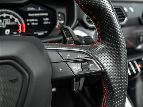 Used 2019 Lamborghini Urus image 25