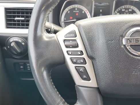 Used 2017 Nissan Titan SV AWD/4WD image 33