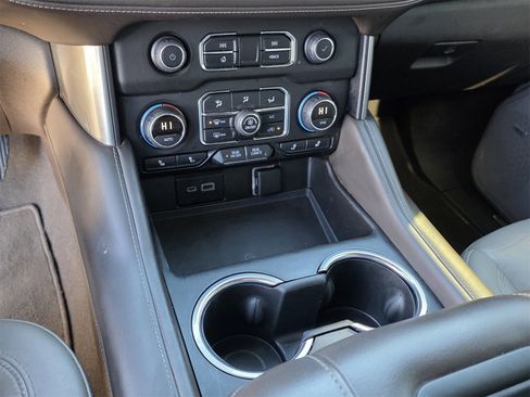 Used 2021 Chevrolet Tahoe LT image 34