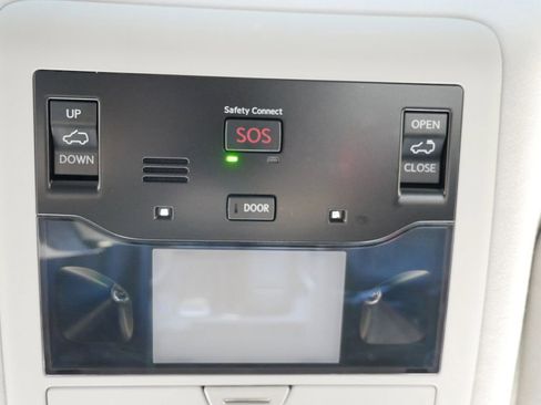 Used 2018 Lexus LX 570 4WD image 27
