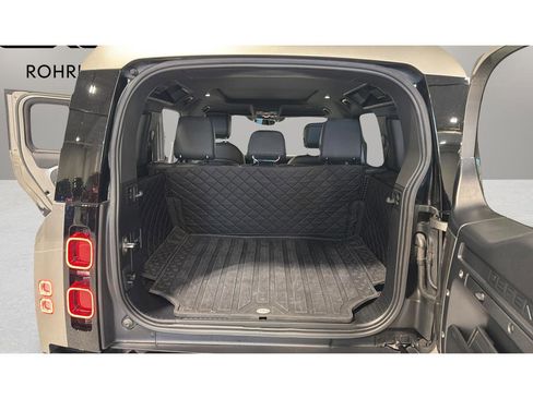 Used 2023 Land Rover Defender 110 X-Dynamic SE AWD/4WD image 18