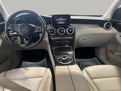 Used 2017 Mercedes-Benz GLC 300 4MATIC w/ Premium 1 Package image 19
