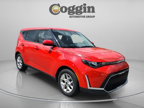 Used 2025 Kia Soul LX w/ LX Technology Package image 7