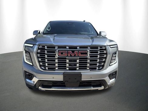 Used 2025 GMC Yukon Denali AWD/4WD image 17