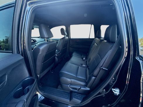 Certified 2025 Honda Passport EX-L image 23