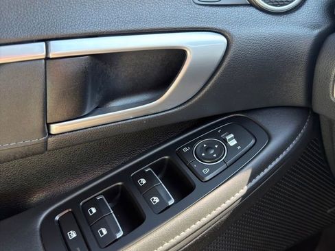 Used 2022 Hyundai Sonata Limited w/ Preferred Accessory Package image 21