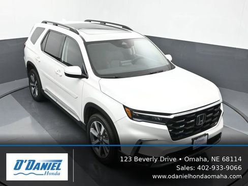 Used 2024 Honda Pilot Touring image 20