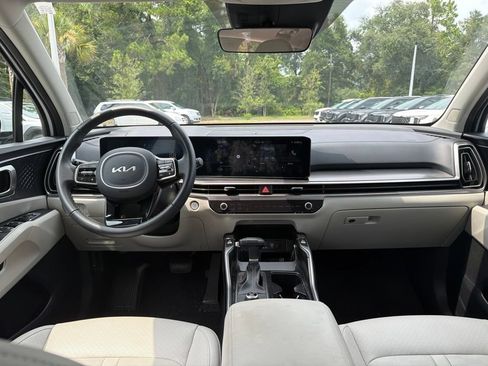 Certified 2025 Kia Sorento S FWD image 23