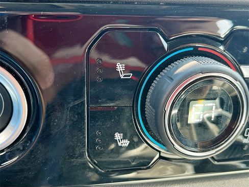 Used 2023 Chevrolet Silverado 1500 RST image 20