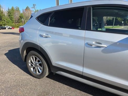 Used 2017 Hyundai Tucson SE AWD/4WD image 25