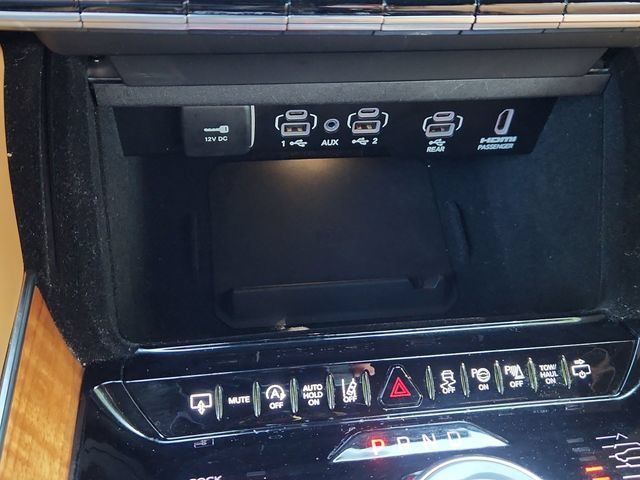 Used 2025 Jeep Grand Wagoneer L Series III w/ Rear Seat Video Group 1 AWD/4WD image 48