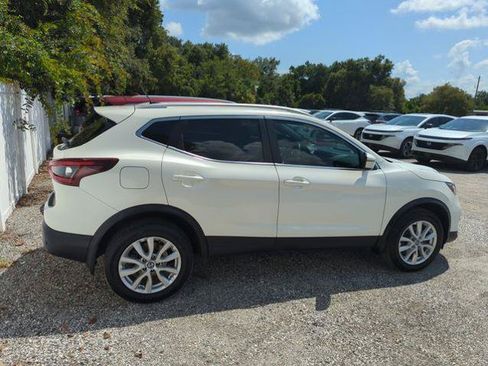 Certified 2020 Nissan Rogue Sport SV FWD image 2