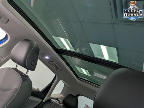 Used 2022 Volkswagen Taos SE FWD image 25