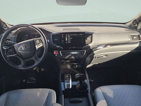 Used 2021 Honda Passport Touring image 2