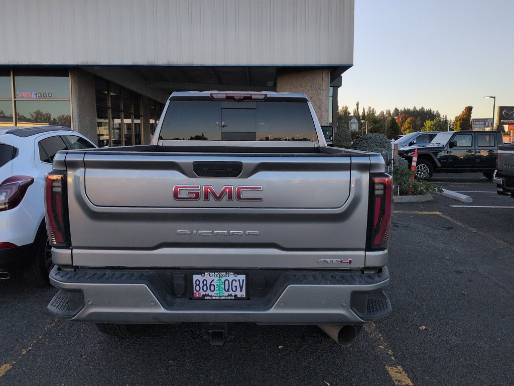 Used 2025 GMC Sierra 3500 AT4 w/ AT4 Premium Plus Package AWD/4WD image 5