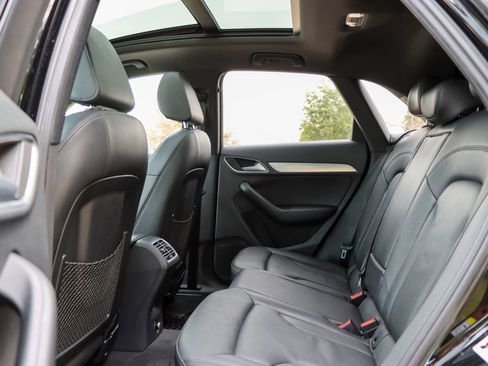 Used 2018 Audi Q3 2.0T Premium w/ Convenience Package image 23