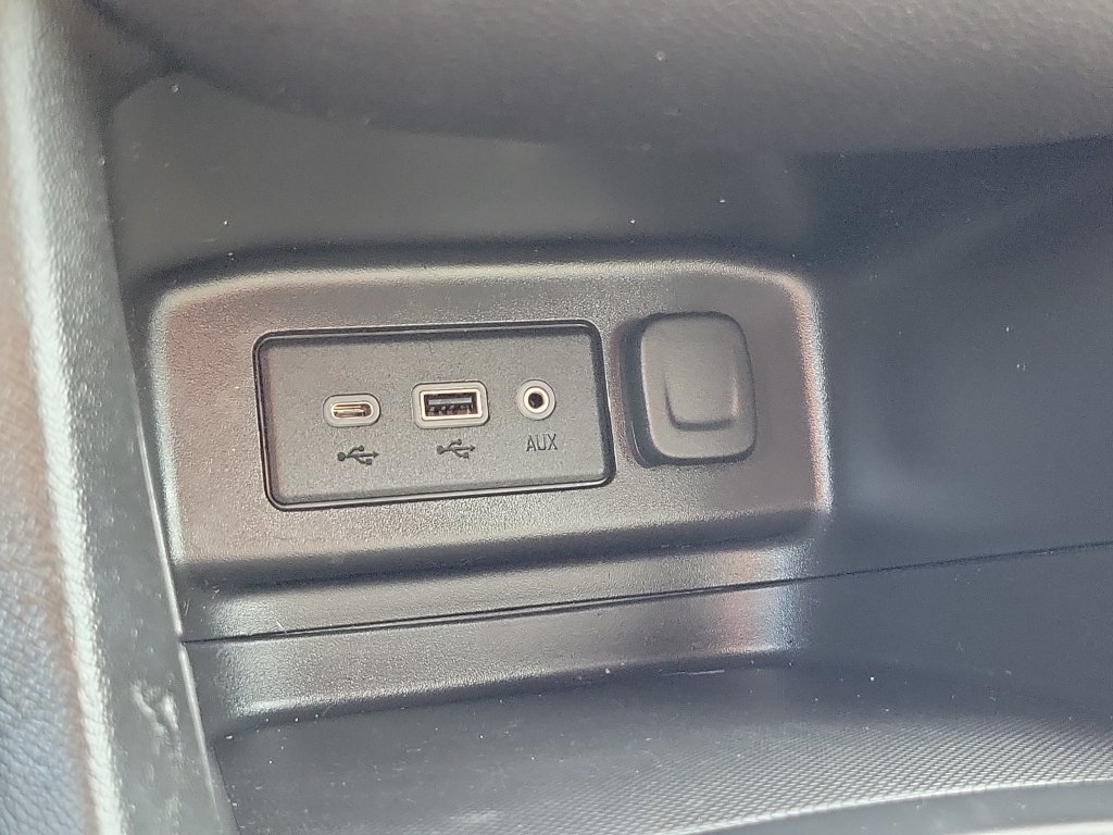 Used 2024 Chevrolet Equinox LT w/ LPO, Floor Liner Package AWD/4WD image 27