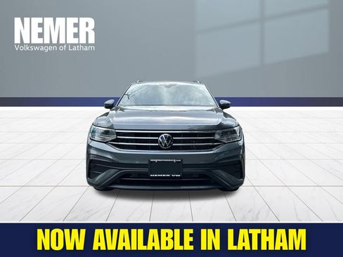 Used 2022 Volkswagen Tiguan SE AWD/4WD image 6