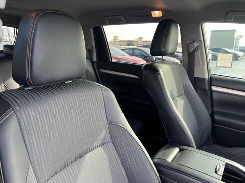 Used 2017 Toyota Highlander Plus image 16