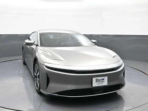 Used 2023 Lucid Air Touring image 3