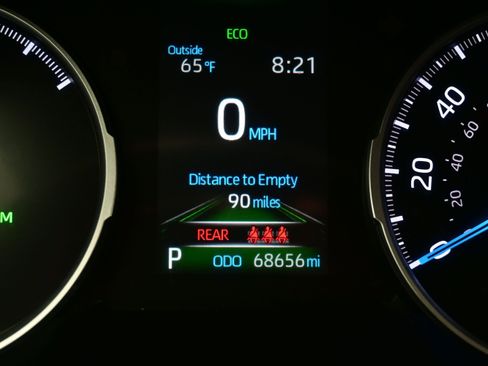 Used 2021 Toyota RAV4 LE AWD/4WD image 23